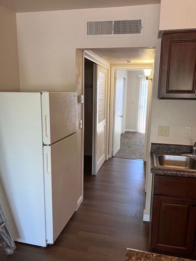 Building Photo - 1134 N Tucson Blvd