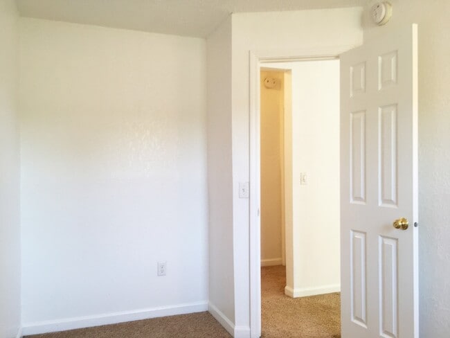 Building Photo - Pet Friendly 3 Bedroom Charmer located beh...