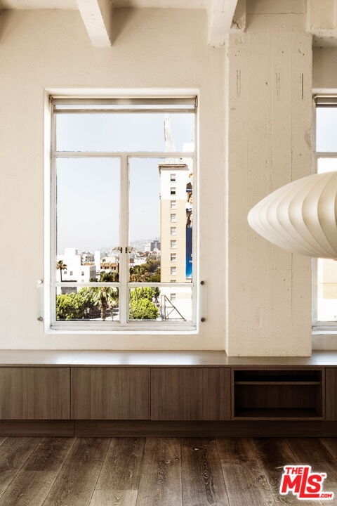 Building Photo - 6253 Hollywood Blvd