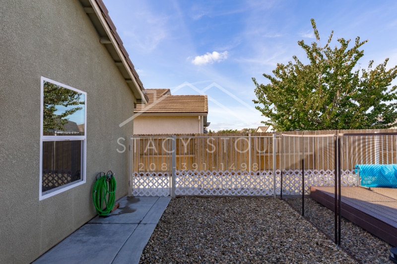 Building Photo - 1385 Deerwood St