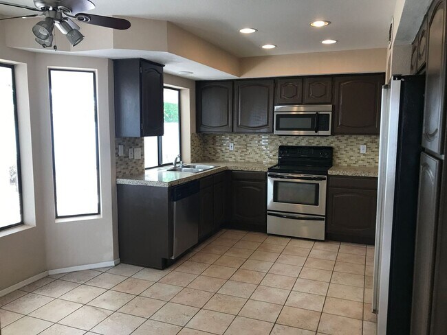 Building Photo - 3329 E Wescott Dr