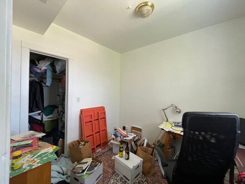 Building Photo - 3144 N Ridgeway Ave