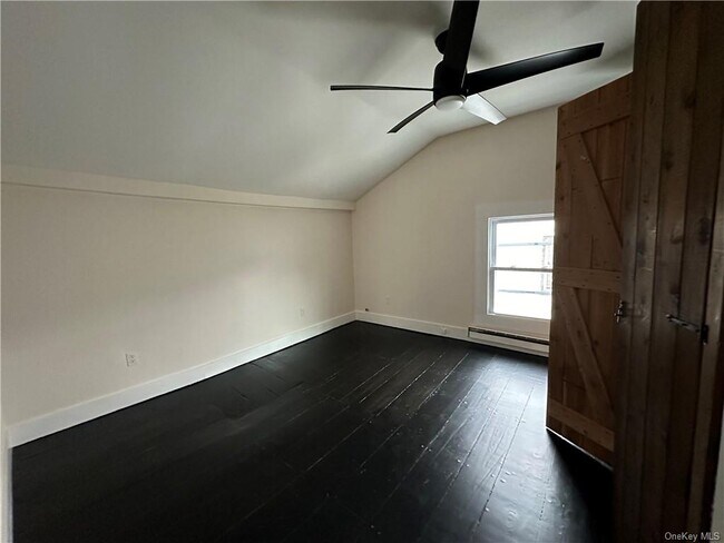 Building Photo - 143 Main St