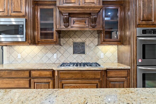 Building Photo - 3525 Windrose Dr