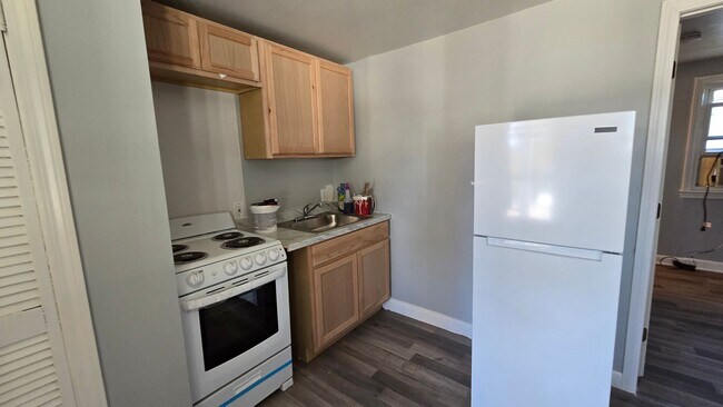 Building Photo - 1 Bedroom, 2nd Floor Condo-West Yarmouth