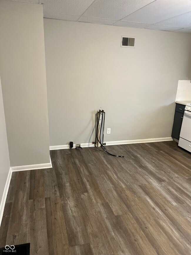 Building Photo - 1944 Shelby St