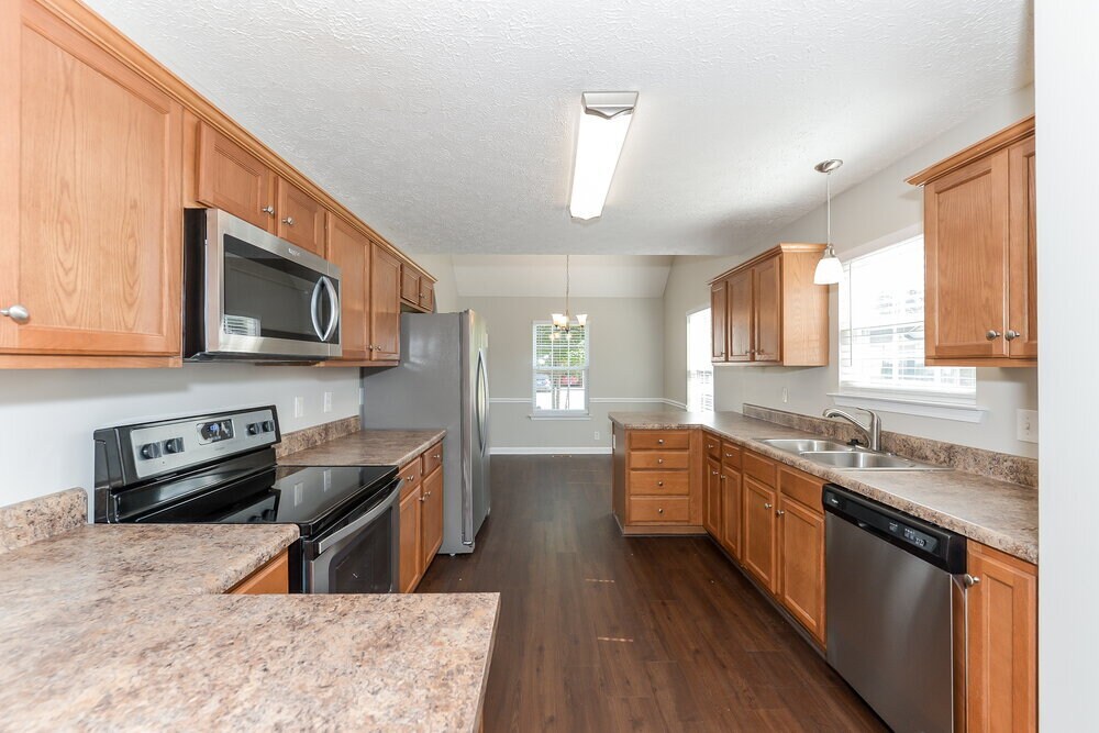 Building Photo - 2816 Windcrest Tr