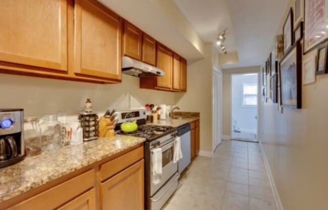 Building Photo - 1223 Orren St NE