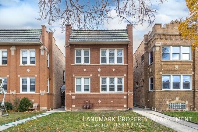 Building Photo - 3817 N Sawyer Ave