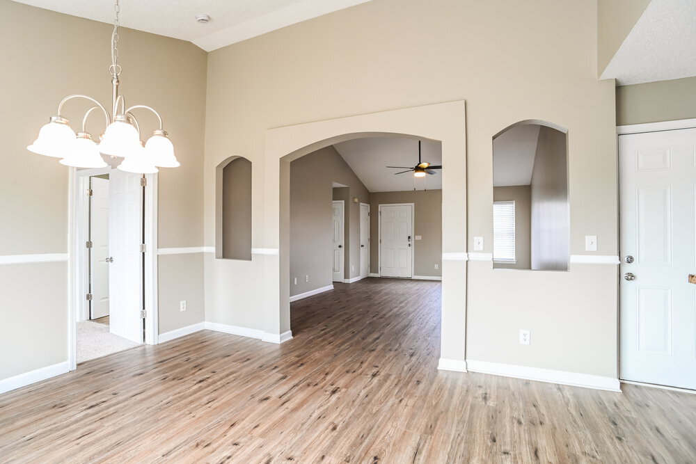 Building Photo - 300 Glencroft Dr