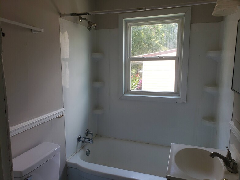 Building Photo - 412 Furman Rd