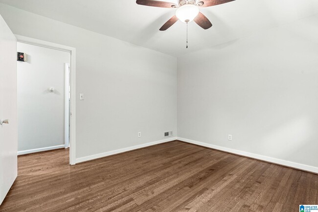 Building Photo - 531 Park Terrace
