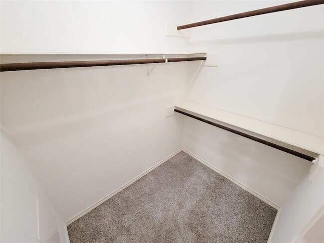 Building Photo - 6606 Brittany Park Ln