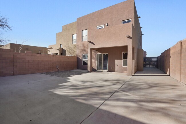 Building Photo - **Beautiful Corner Lot Home – 3 Bed | 2.5 Bath | 2-Car Garage**