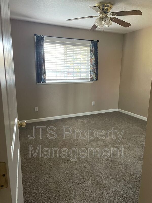 Building Photo - 2542 Rod Beaudry Dr