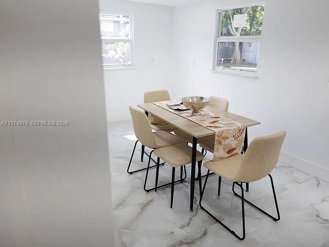 Building Photo - 1649 NE 8th Ave