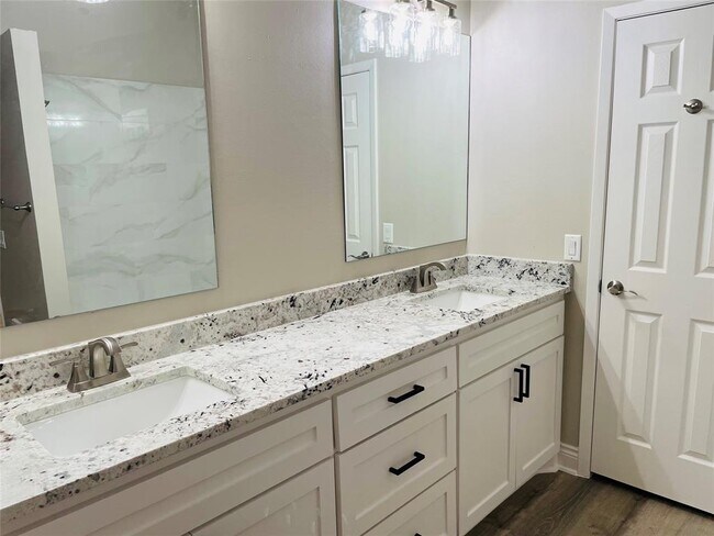 Building Photo - 3307 Golden Trails Dr