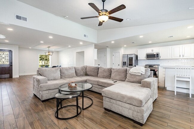 Building Photo - 1616 Montana Trail