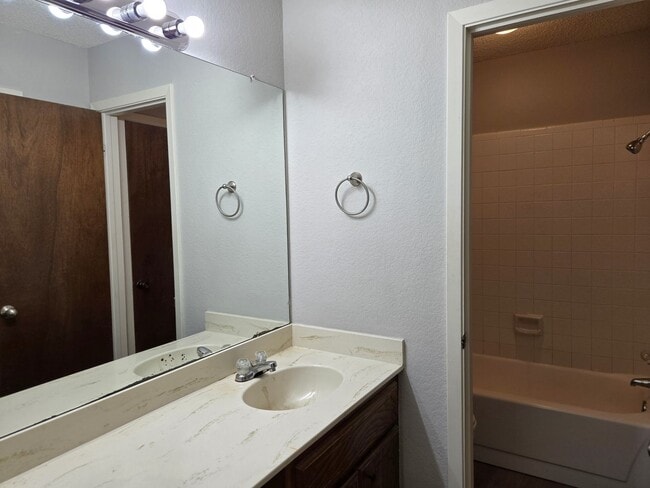 Building Photo - Two Bedroom MISD Duplex