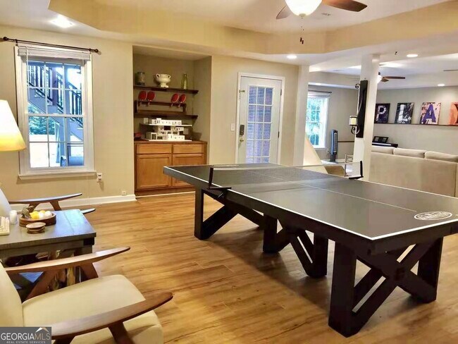 Building Photo - 6729 Great Water Dr