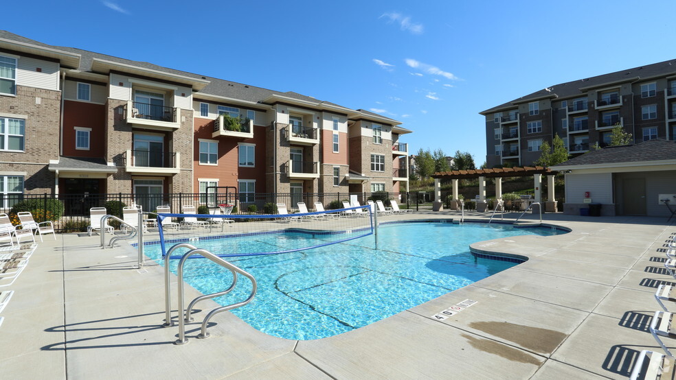 Sports Pool - Aspen Hill Apartment Homes