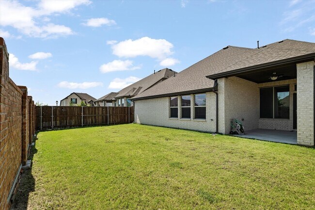 Building Photo - 3004 Campbell Dr