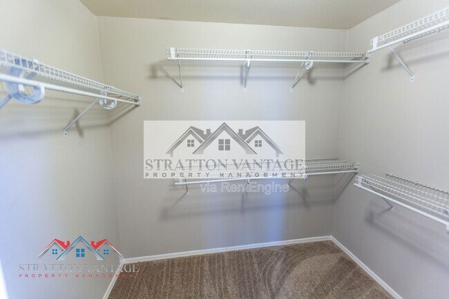 Building Photo - 10013 E Impala Ave