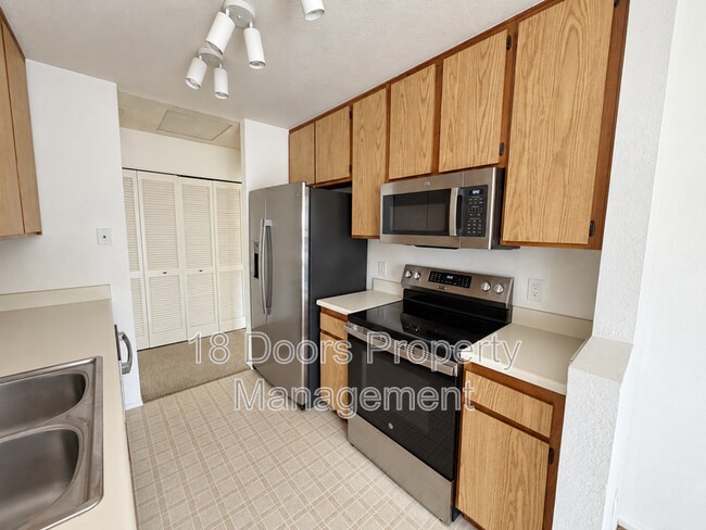 Building Photo - 4090 Rosenda Ct