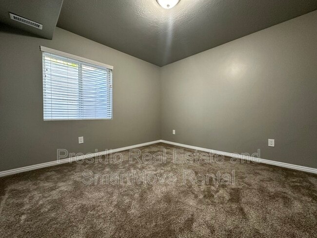 Building Photo - 10684 Wild Rice Dr