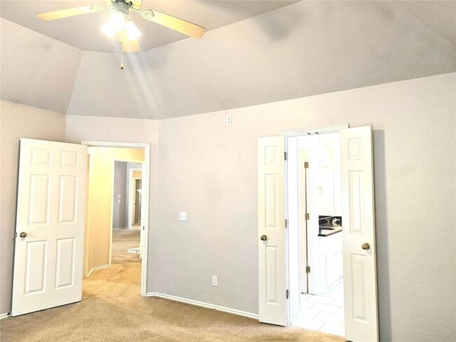 Building Photo - 1823 Chelsea Dr