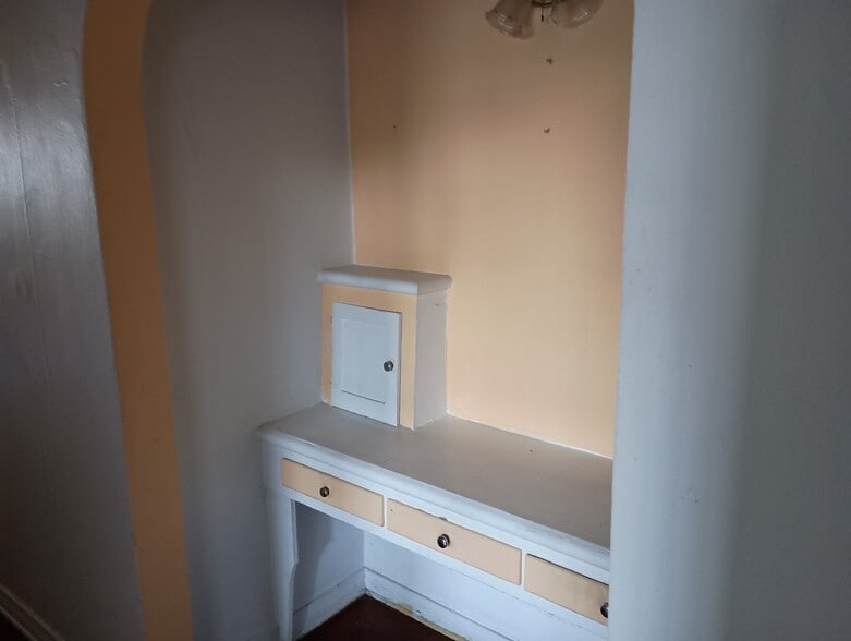 Building Photo - 2845 West Blvd