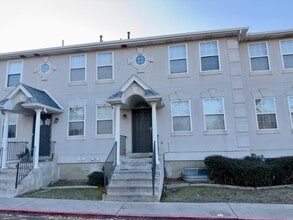 Building Photo - 1947 S Columbia Ln