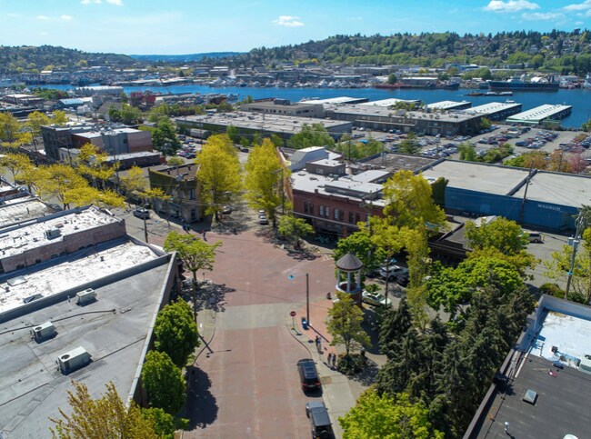 Building Photo - 5403 Ballard Ave NW