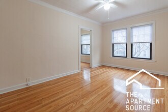 Building Photo - 3002 N Racine Ave