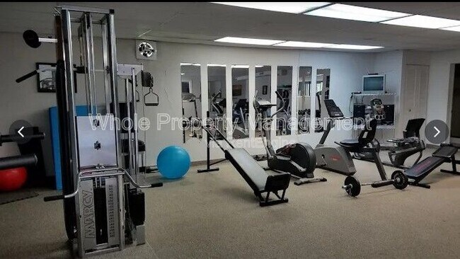 Building Photo - 9037 E Nassau Ave