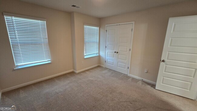 Building Photo - 13106 Vista Dr SE