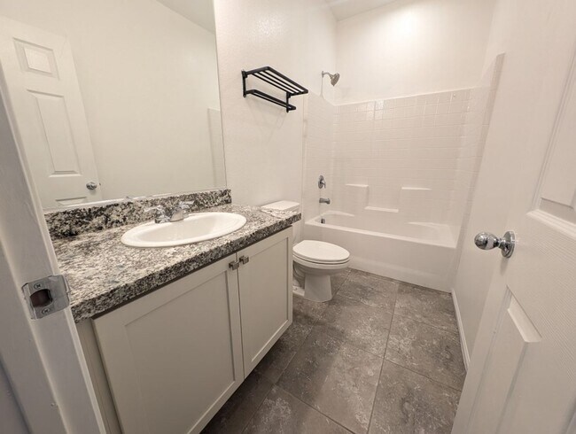 Building Photo - 4811 Shady Chestnut Ct