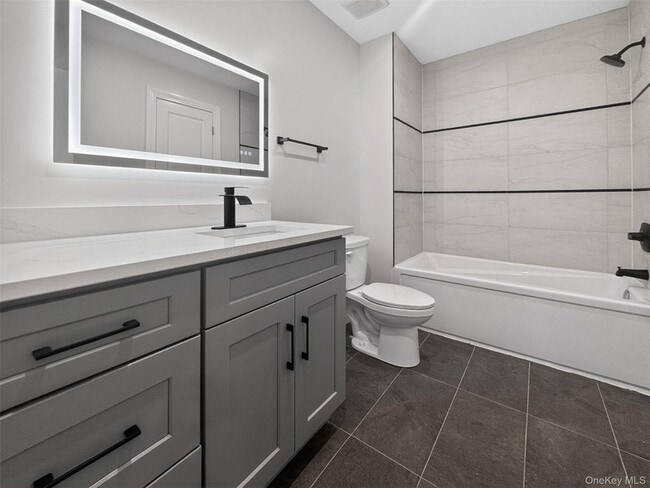 Building Photo - 62 Manor Pl