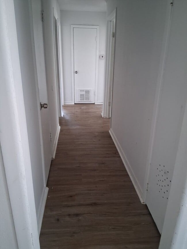 Building Photo - 1302 Pecan St