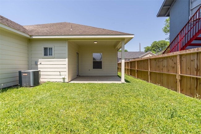 Building Photo - 1122 Ryon St