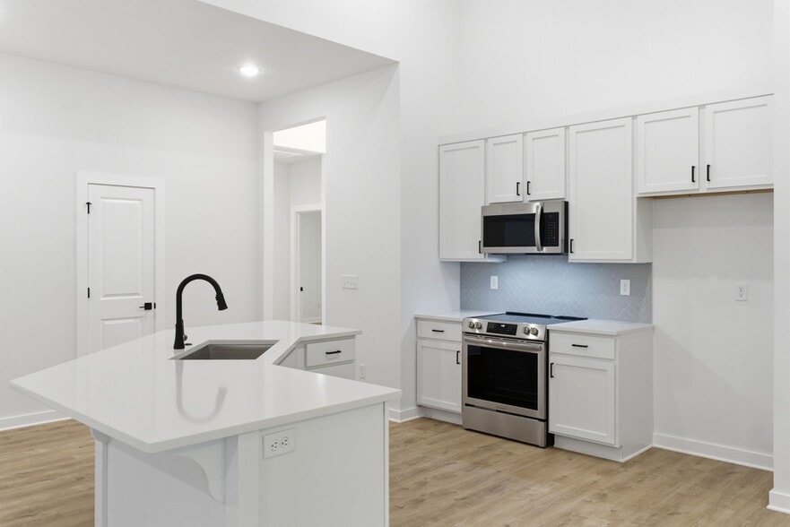 Building Photo - 5 St Asaph Dr