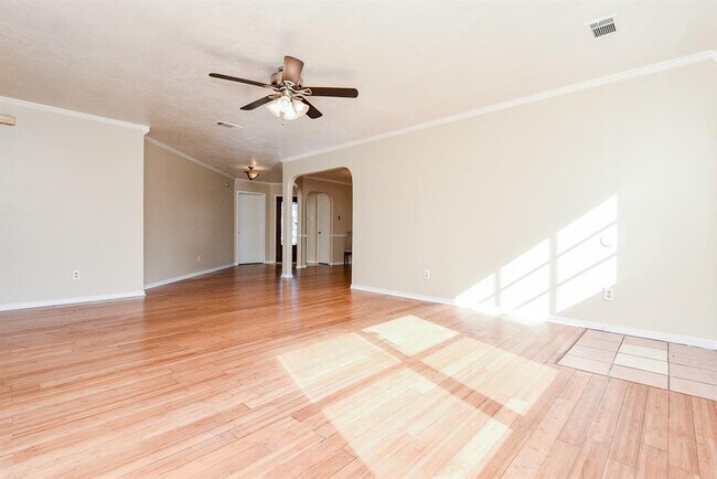 Building Photo - 11102 Kentington Oak Dr
