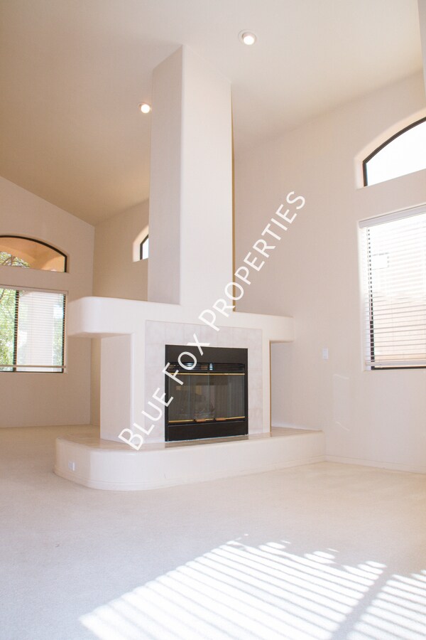 Building Photo - 4131 E Hawks Wing Dr