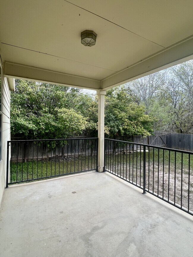 Building Photo - 9411 Rainbow Creek