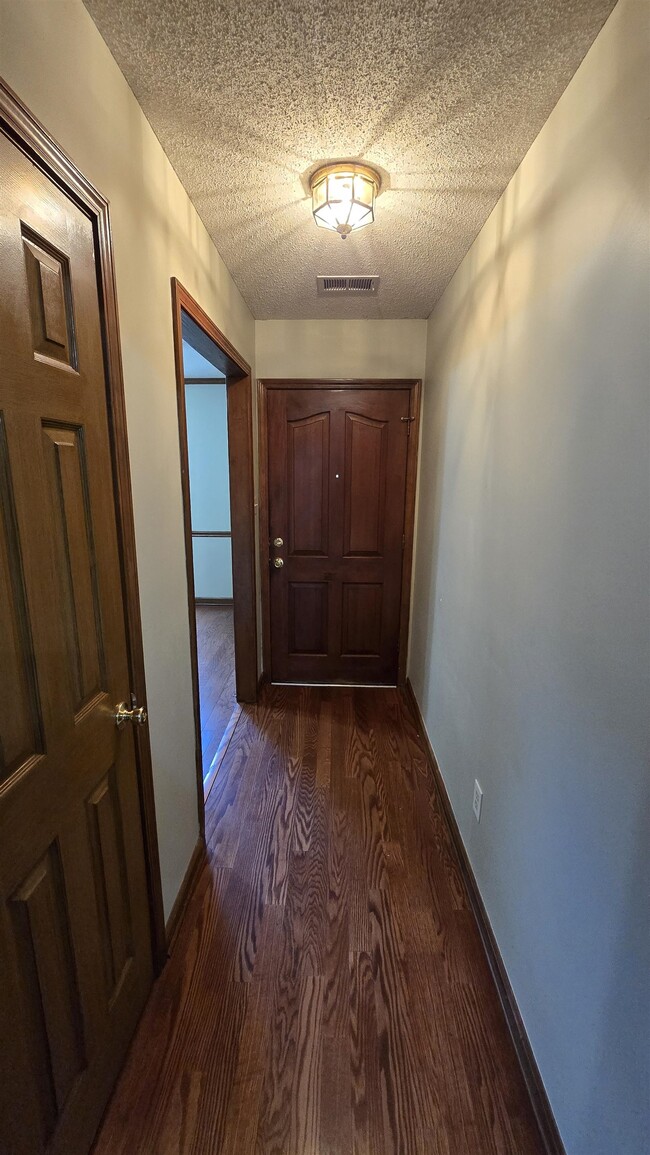 Building Photo - 1388 Hardwood Trail