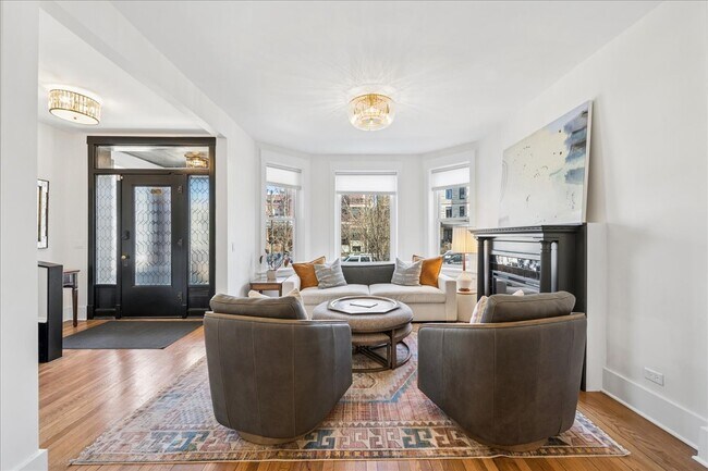 Building Photo - 4912 N Winchester Ave