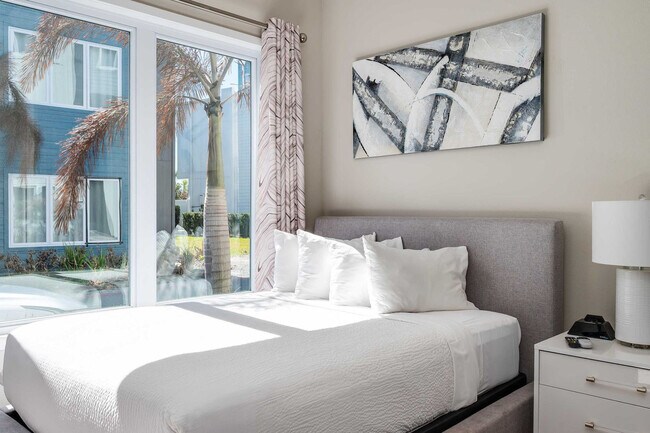 Building Photo - 7770 Sandy Ridge Dr