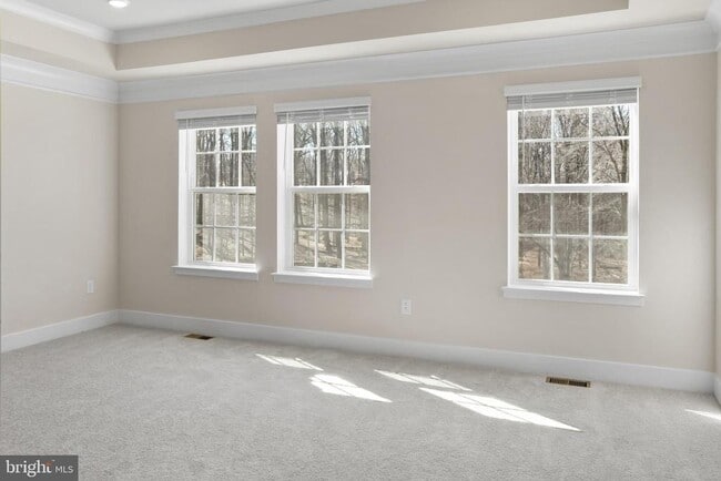 Building Photo - 1705 Water Xing Rd