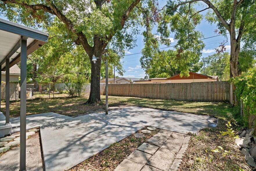 Building Photo - 2821 Marconi St