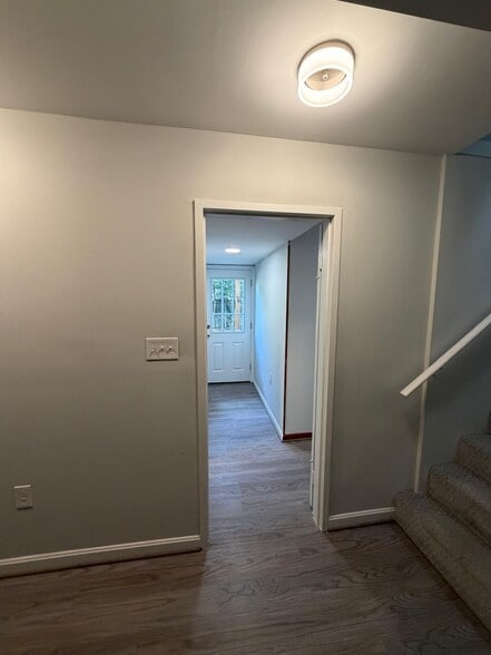 Building Photo - 9311 Chanute Dr